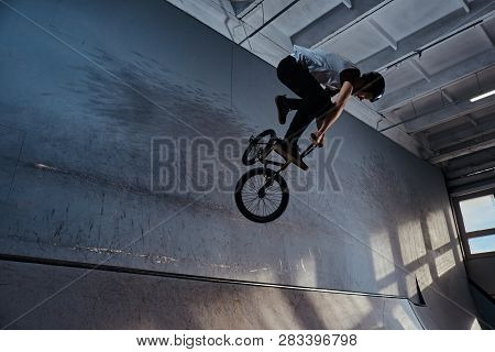 Poster: Bmx Freestyle Young Bmx Making