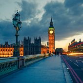 pic of bridge  - Big Ben at night - JPG 