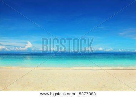 Picture or Photo of Beautiful tropical beach on a sunny day