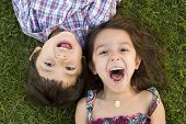 foto of brothers  - Brother and sister playing outside - JPG 