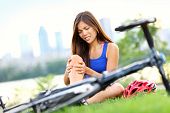 foto of fitness  - Knee pain bike injury - JPG 