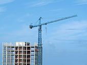 picture of blue sky  - crane and building - JPG 